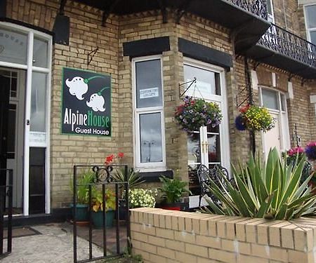 Alpine Guest House Middlesbrough Exterior photo
